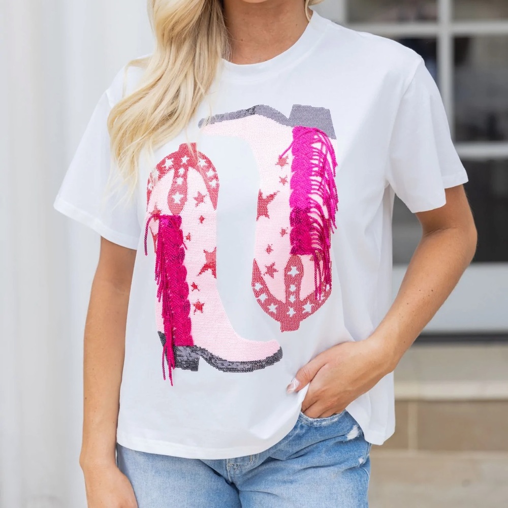 QUEEN OF SPARKLES, pink fringe boots tee Size Small, NWT